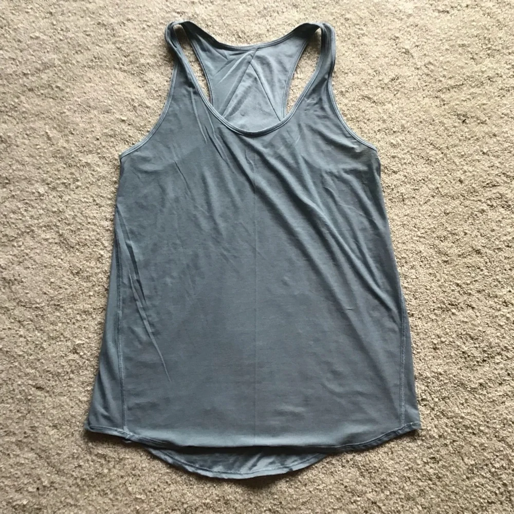 Lululemon Essential Tank *Pleated Blue Cast - Picture 1 of 5